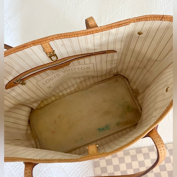 Authentic Louis Vuitton Neverfull MM and clutch - Picture 4 of 7